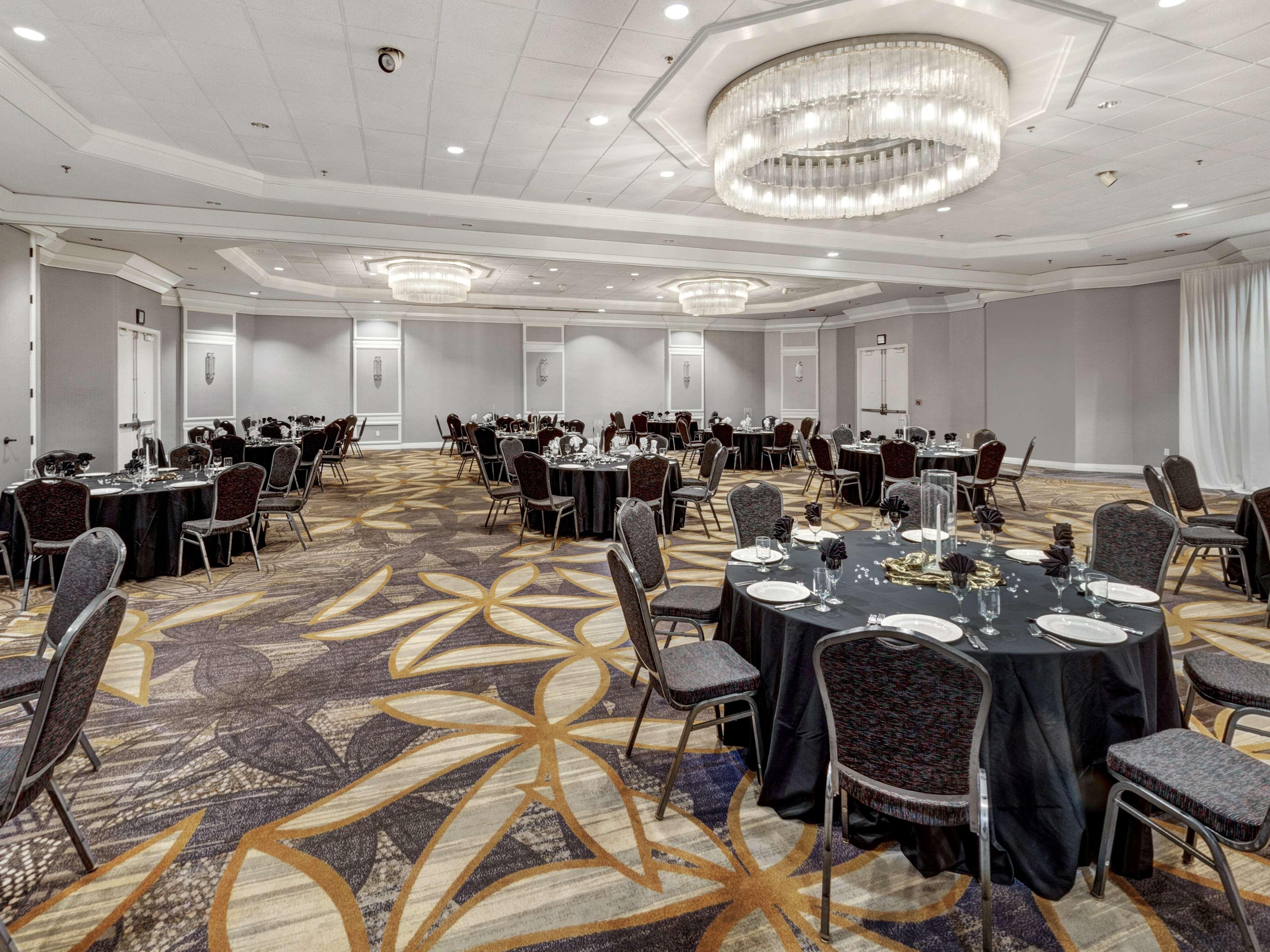 Hotel Doubletree By Hilton Wichita Airport Exteriér fotografie