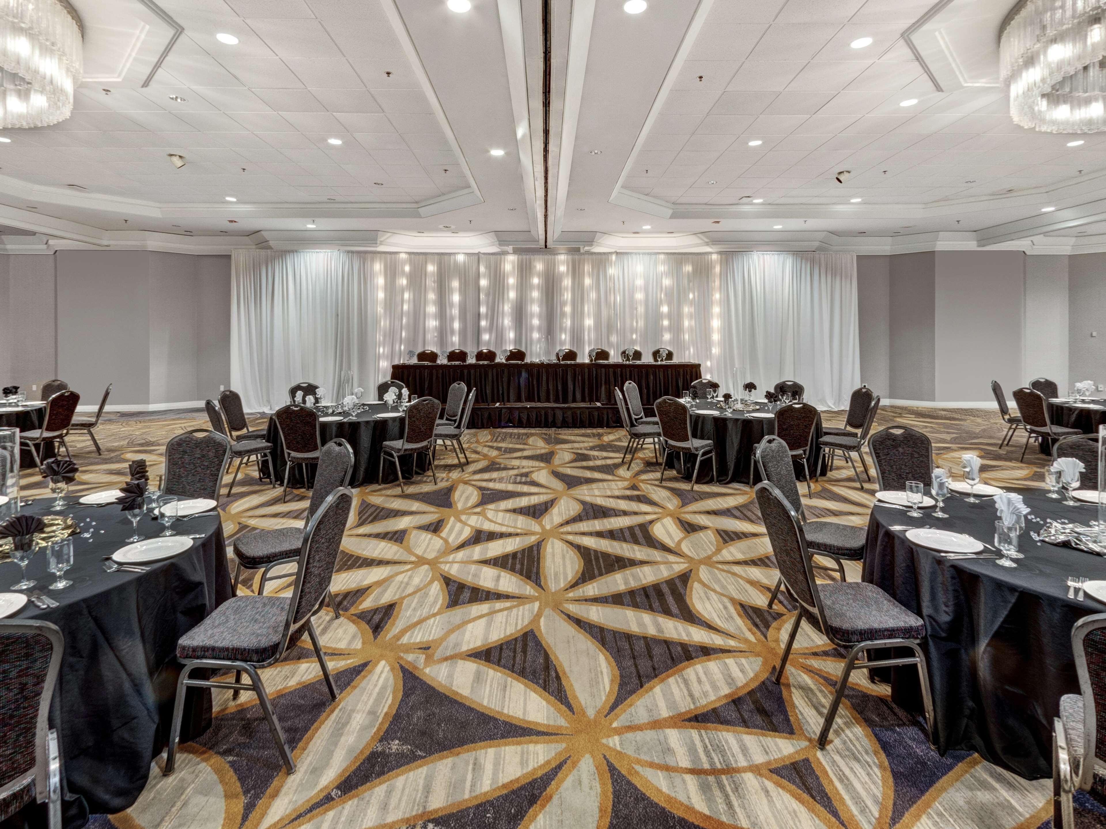 Hotel Doubletree By Hilton Wichita Airport Exteriér fotografie