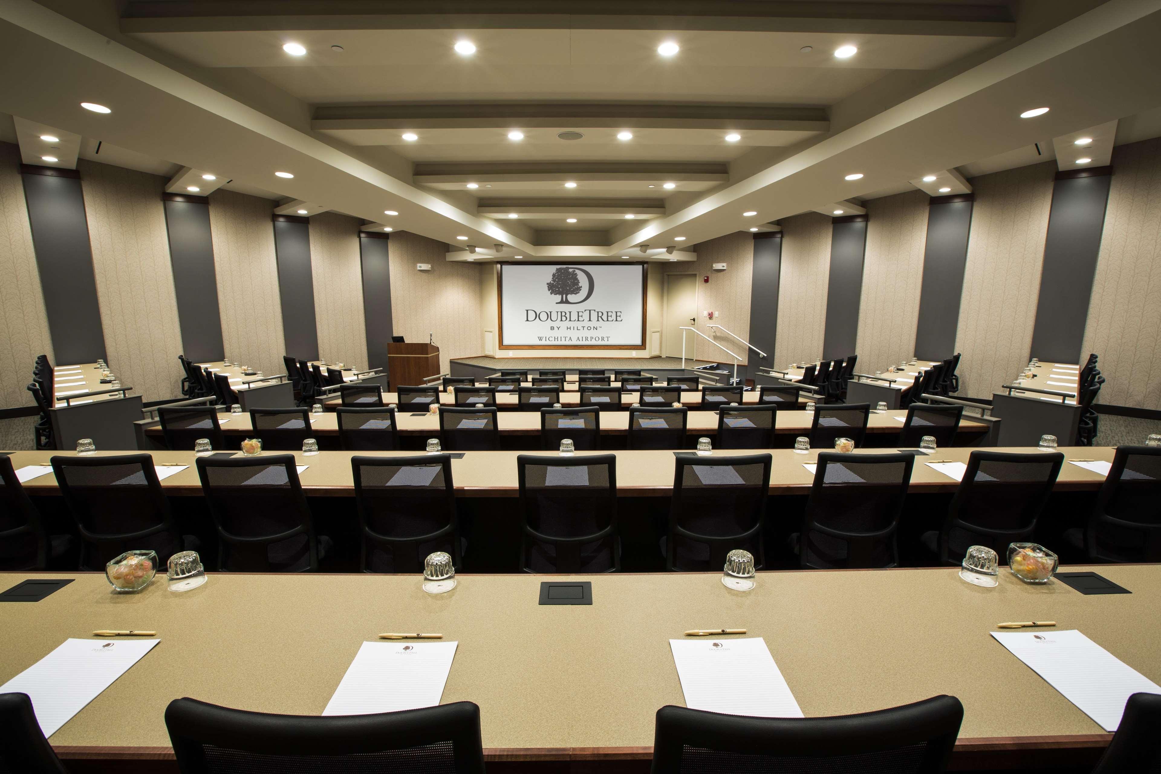 Hotel Doubletree By Hilton Wichita Airport Obchodní fotografie