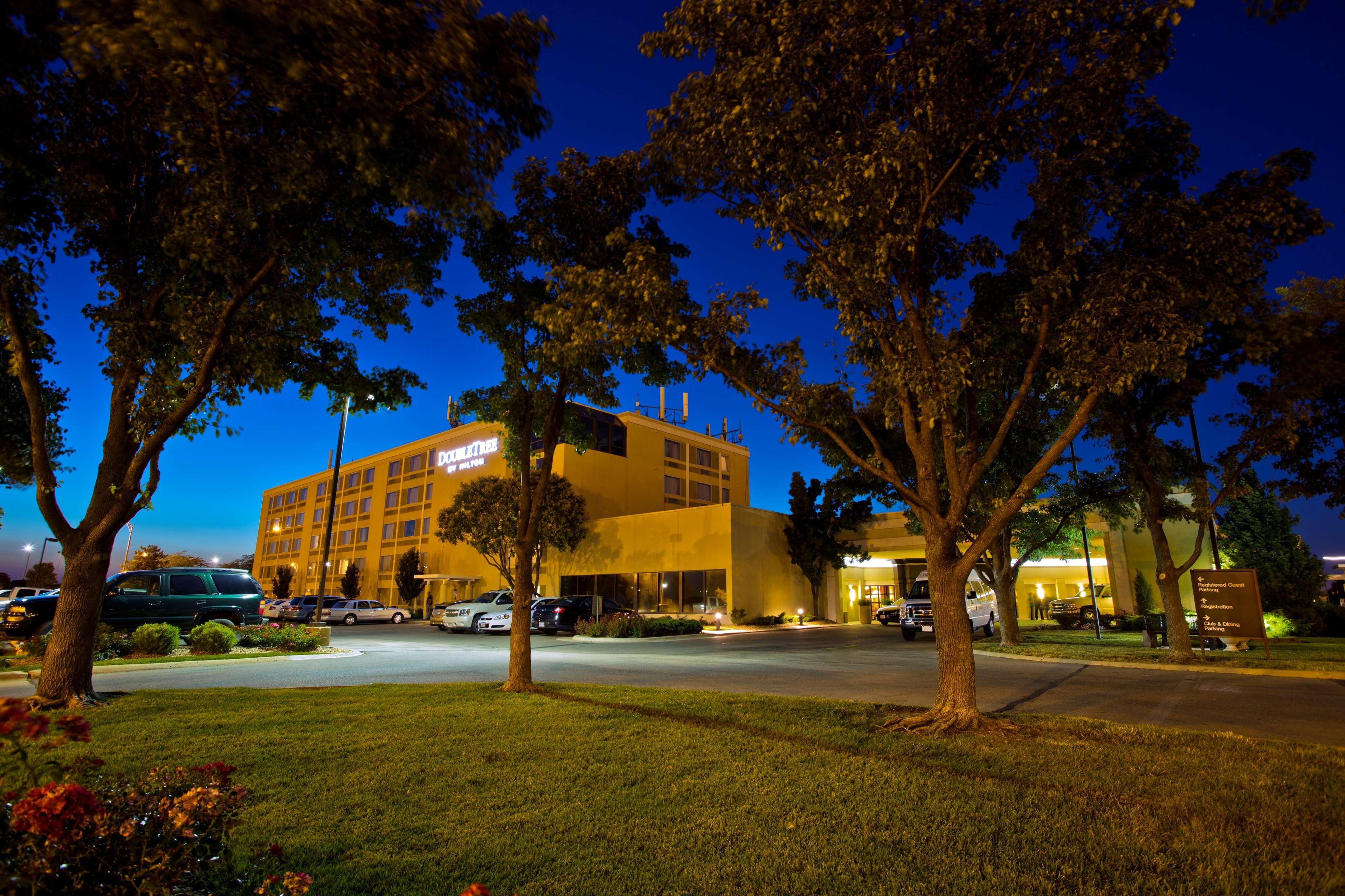 Hotel Doubletree By Hilton Wichita Airport Exteriér fotografie