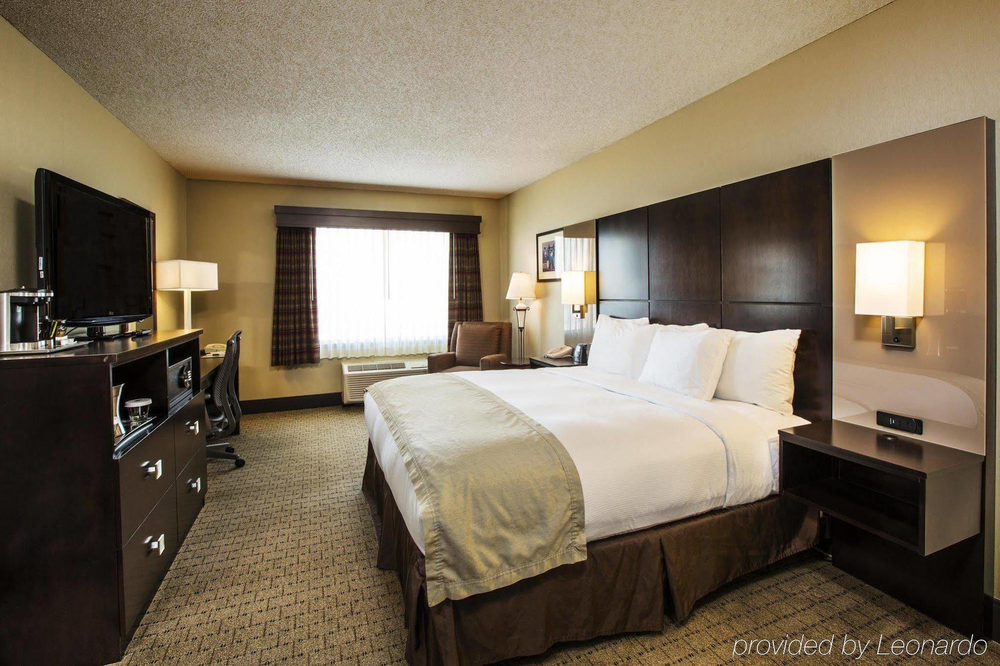 Hotel Doubletree By Hilton Wichita Airport Exteriér fotografie