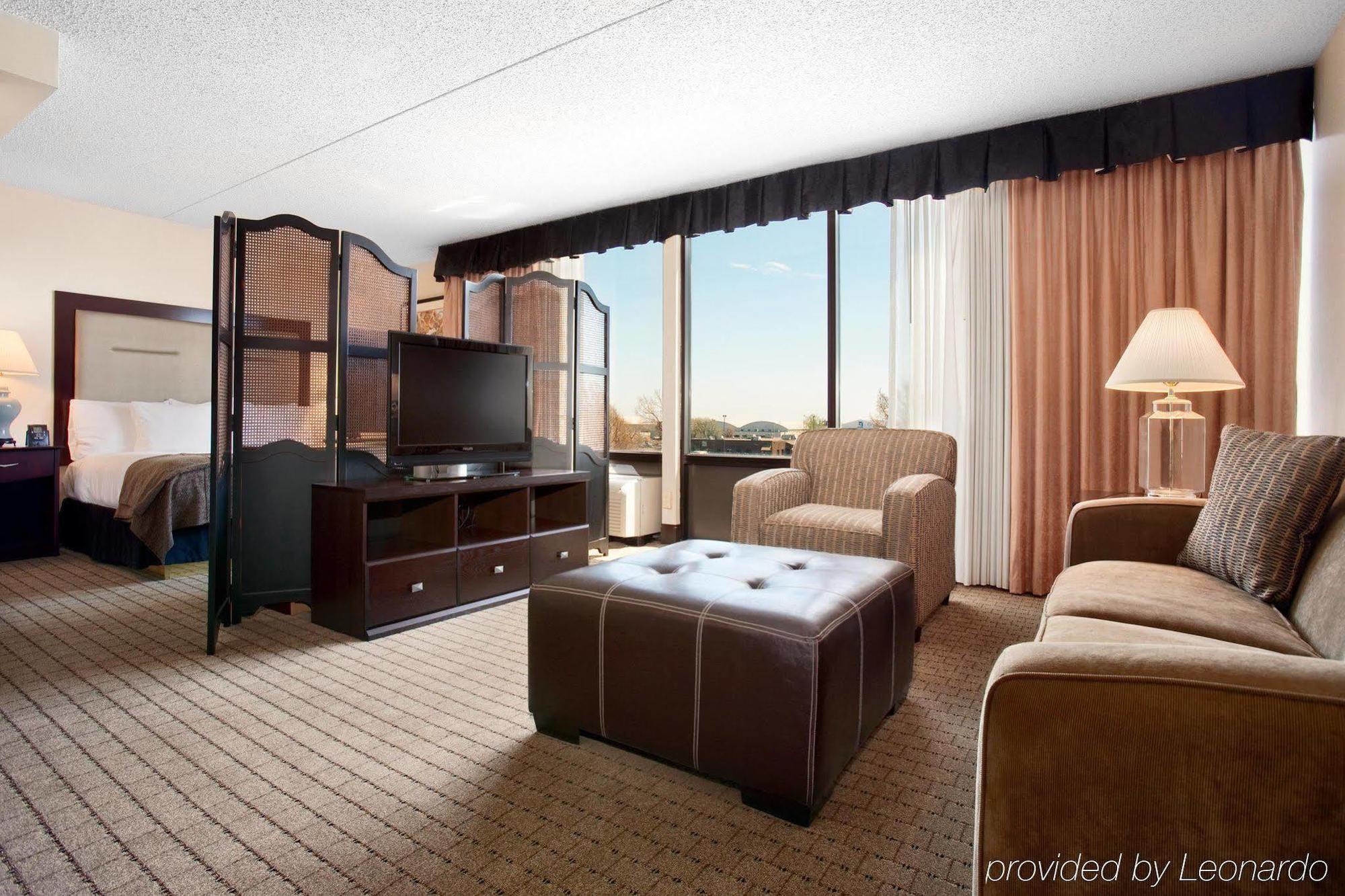 Hotel Doubletree By Hilton Wichita Airport Pokoj fotografie